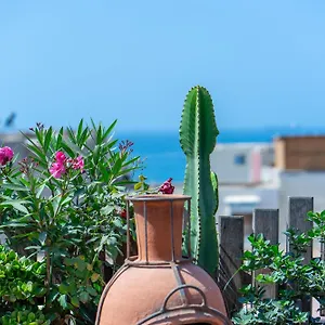 Anza Surfhouse Bed and breakfast